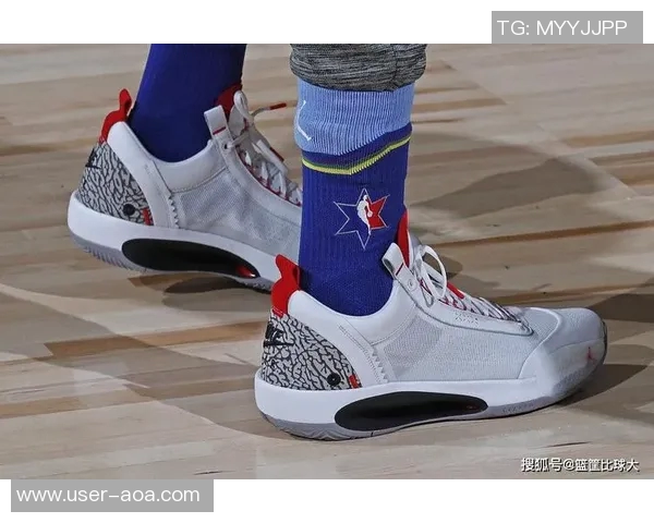 戈登今日穿搭JOKER1PE球鞋个人Logo设计引发球迷热议