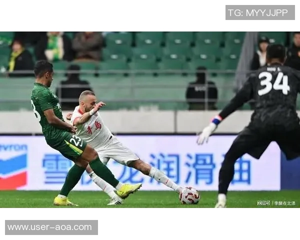 国安主场失利海牛球迷嘘声四起球员赛后谢场遭冷遇 国安主场失利海牛球迷嘘声四起球员赛后谢场遭冷遇