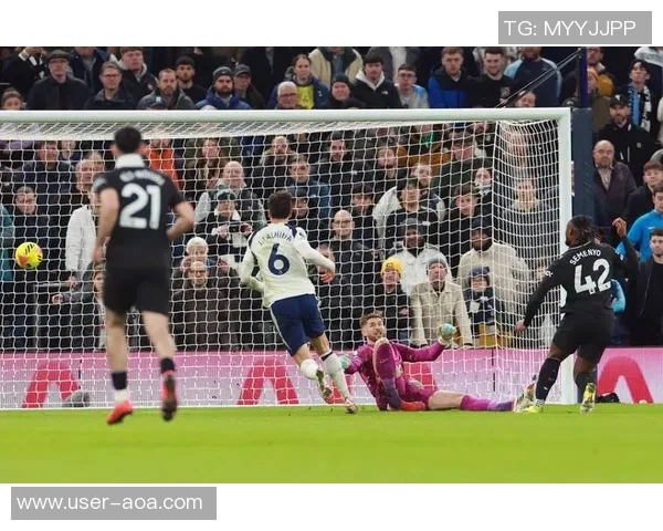 热刺6500万欧引进22岁西蒙斯表现低迷英超21场仅打入1球